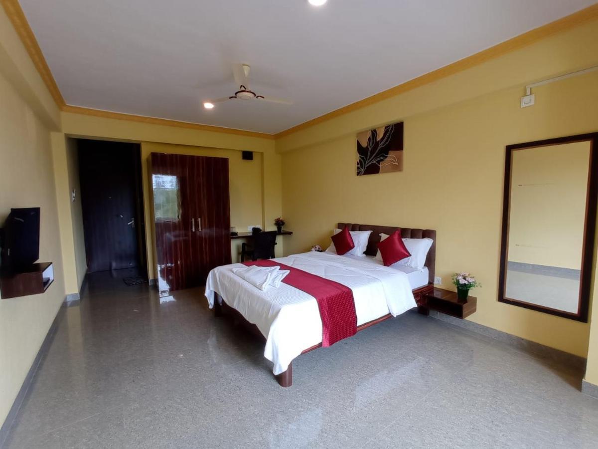 Brit'S Palace Goa Agacaim Bagian luar foto